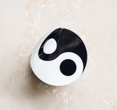 Claw Clip Yin Yang Roundy Black - Things I Like Things I Love