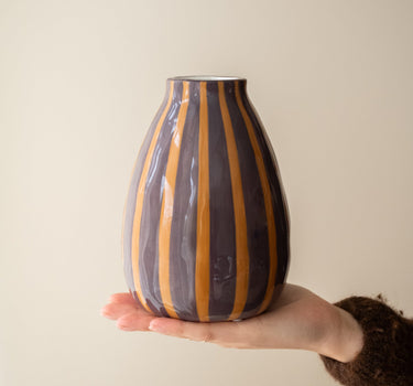 Deco Vaas Noah Gestreept Aubergine - Things I Like Things I Love