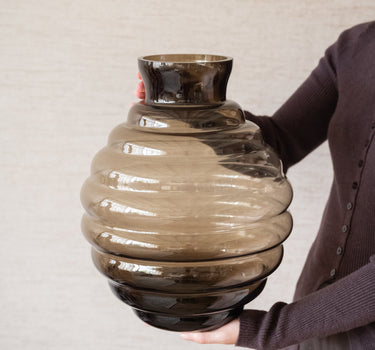 Grote Vaas Aron Glas Bruin - Things I Like Things I Love