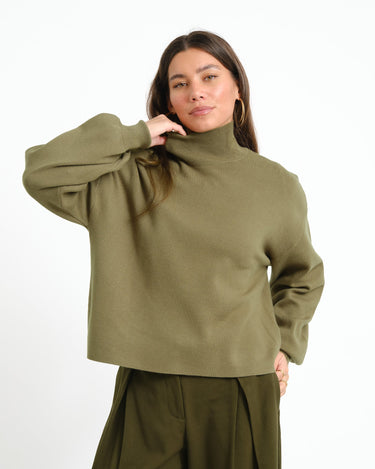 MSCH Mercy East Pullover Donkergroen - Things I Like Things I Love