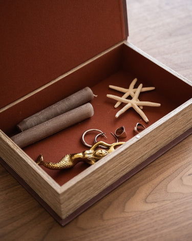 Storage Book Modern Design Burgundy - Things I Like Things I Love