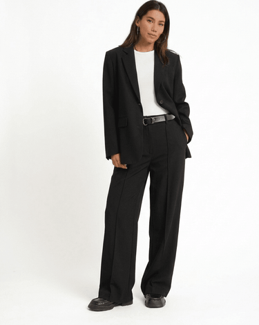 TILTIL Indy Open Back Blazer Zwart - Things I Like Things I Love