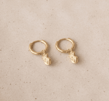 TILTIL Sacred Heart Earrings Goud - Things I Like Things I Love