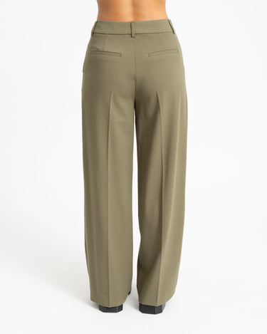 TILTIL Sanne Pintuck Pantalon Donkergroen - Things I Like Things I Love
