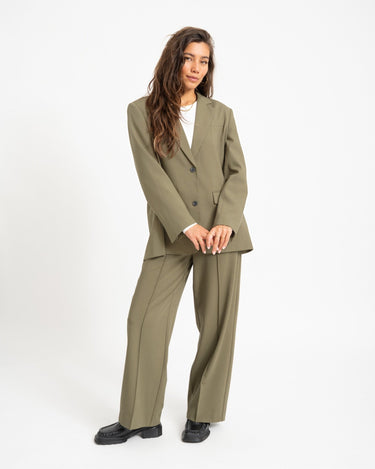 TILTIL Sanne Pintuck Pantalon Donkergroen - Things I Like Things I Love