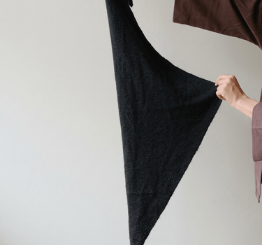 TILTIL Scarf Triangle Loulou Zwart - Things I Like Things I Love
