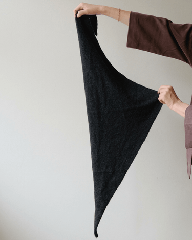 TILTIL Scarf Triangle Loulou Zwart - Things I Like Things I Love