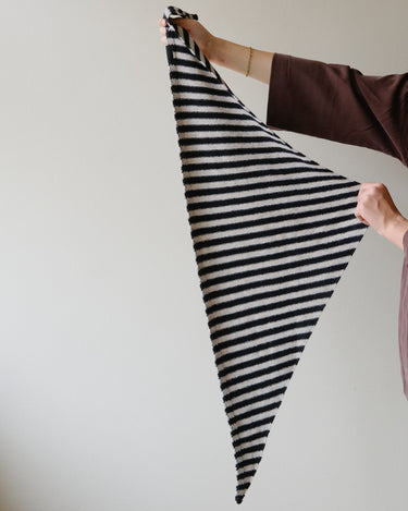 TILTIL Sjaal Triangle Loulou Light Brown Dark Brown Stripe - Things I Like Things I Love