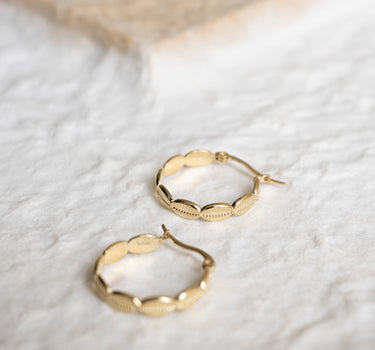 TILTIL Single Hoop Goldplated Shell - Things I Like Things I Love